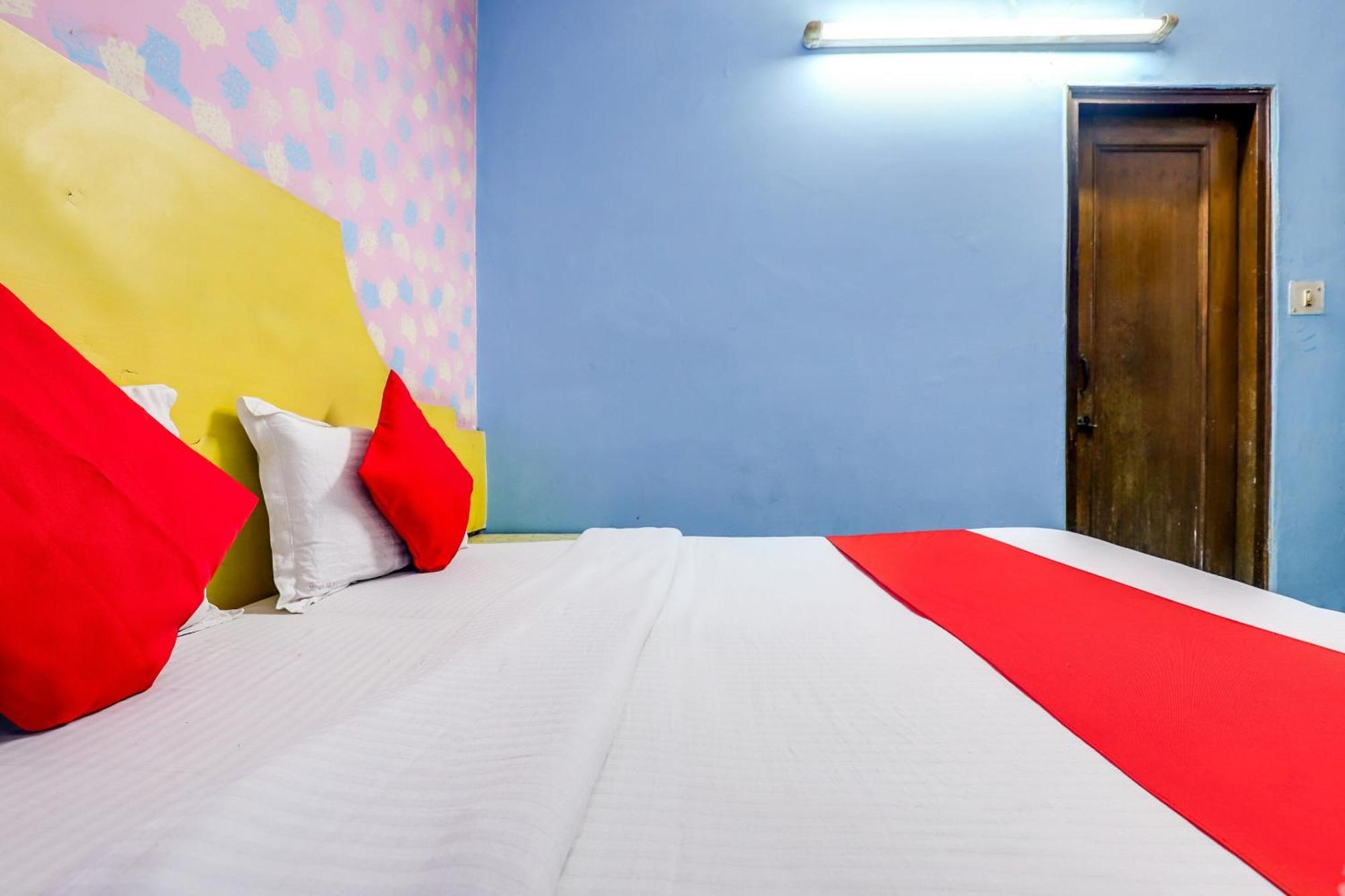 Hotel O Moon Palace Dx Нью-Дели Экстерьер фото