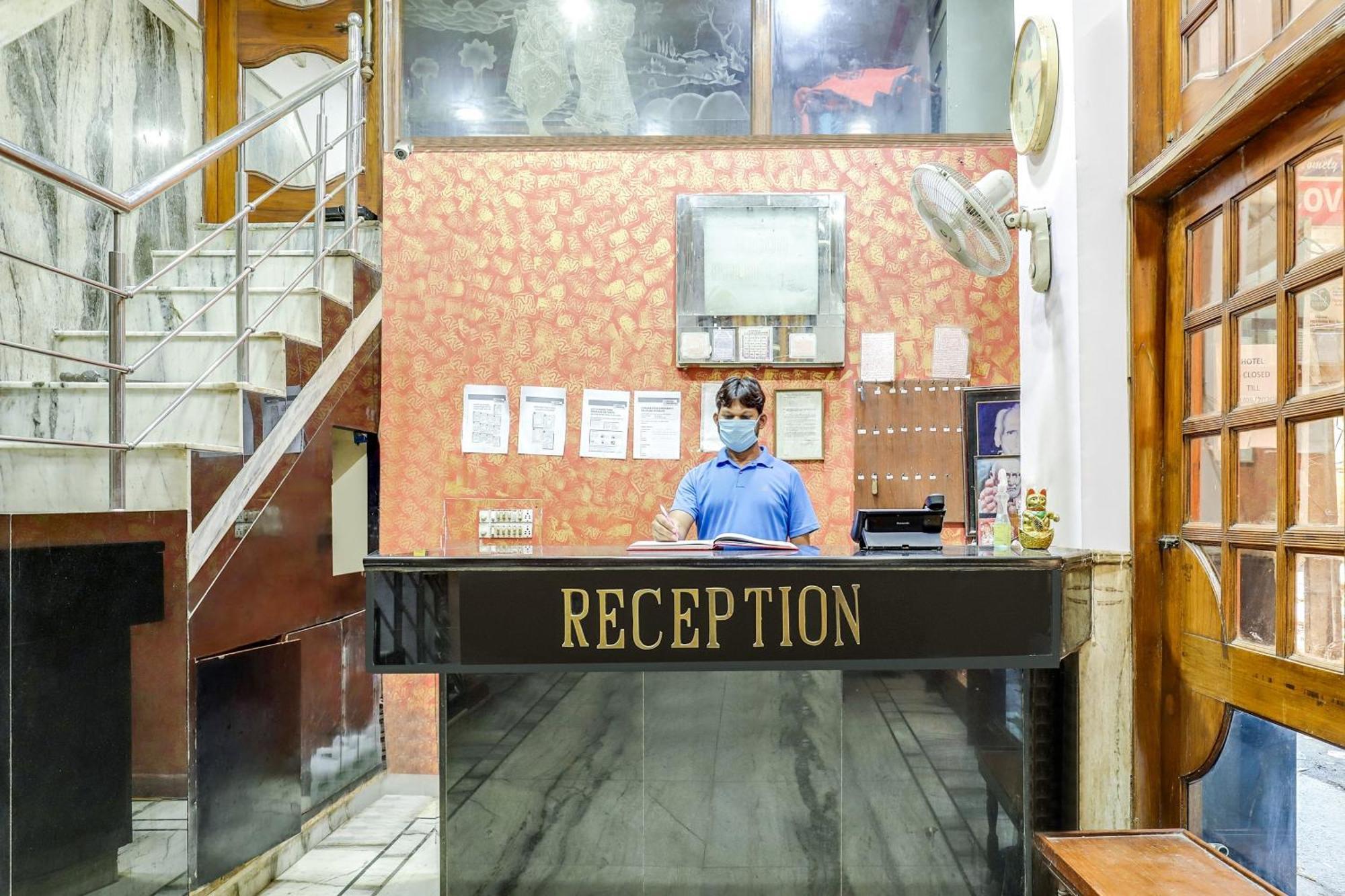 Hotel O Moon Palace Dx Нью-Дели Экстерьер фото